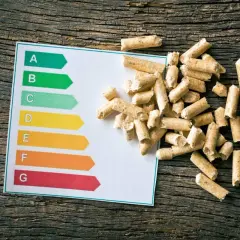 Wartość energetyczna pelletu na tle skali klasyfikacji.