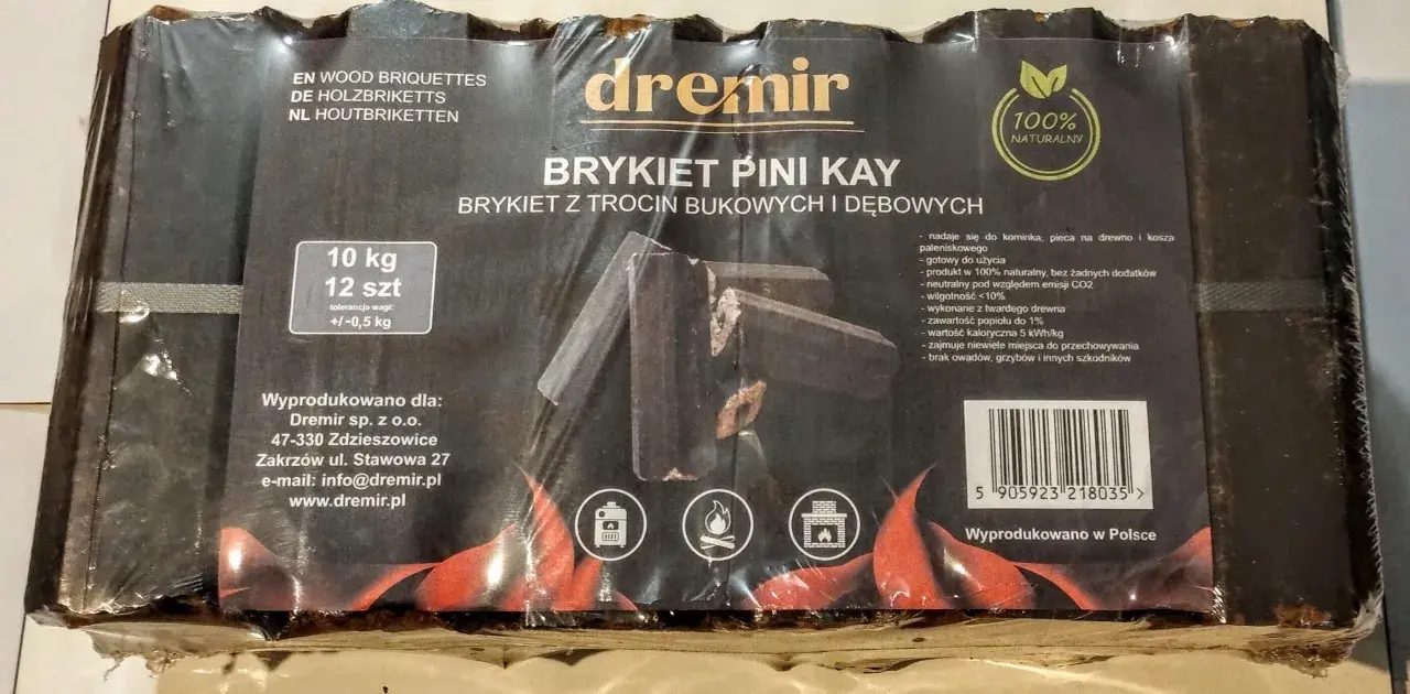 Brykiet do palenia w kominku, 10 kg, 12 sztuk, z trocin bukowych i dębowych. 100% naturalny, wyprodukowano w Polsce.
